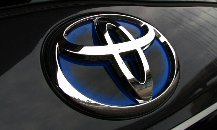 Τoyota: Ανακαλεί 6,5 εκ. οχήματα για το διακόπτη του ηλεκτρικού παραθύρου