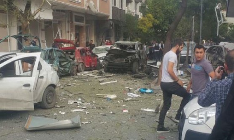 Ισχυρή έκρηξη κοντά σε αστυνομικό τμήμα στην Κωνσταντινούπολη -Τουλάχιστον 5 τραυματίες – ΦΩΤΟΓΡΑΦΙΕΣ