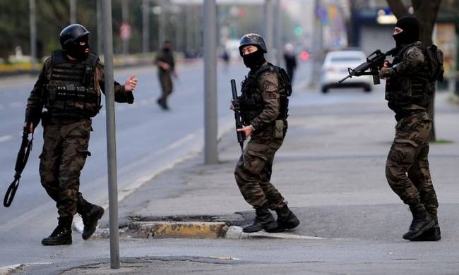 Τεράστια επιχείρηση στην Τoυρκία: Τουλάχιστον 400 άτομα συνελήφθησαν ως μέλη του ISIS