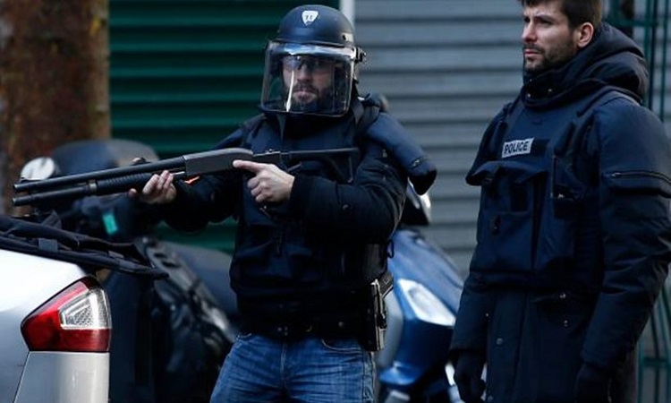Γαλλία: Συνελήφθησαν τέσσερα άτομα που σχεδίαζαν τρομοκρατική επίθεση