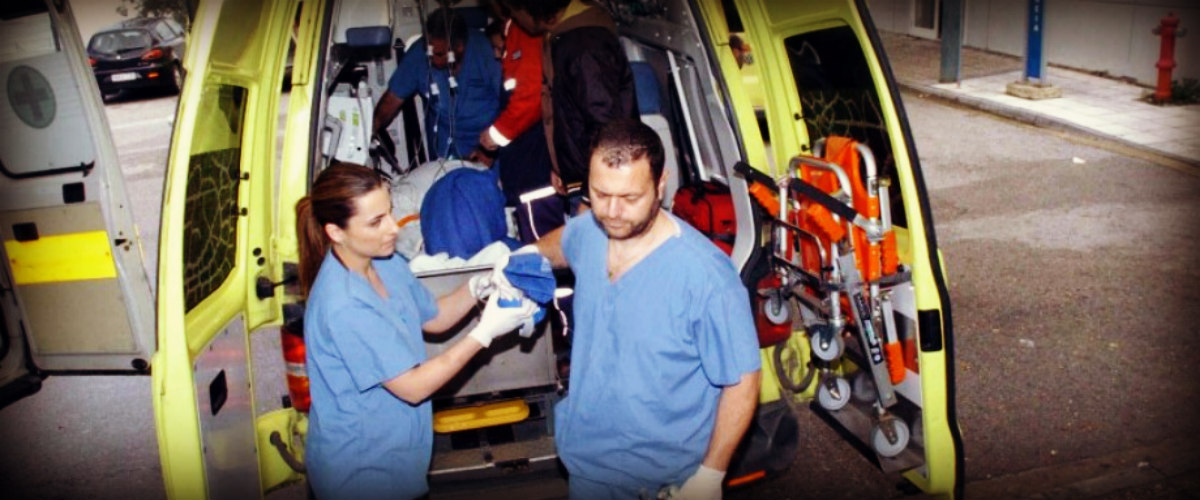 ΛΑΡΝΑΚΑ: Στο νοσοκομείο γυναίκα οδηγός μετά από τροχαίο – Κτύπησε σε σταθμευμένο όχημα και εγκλωβίστηκε