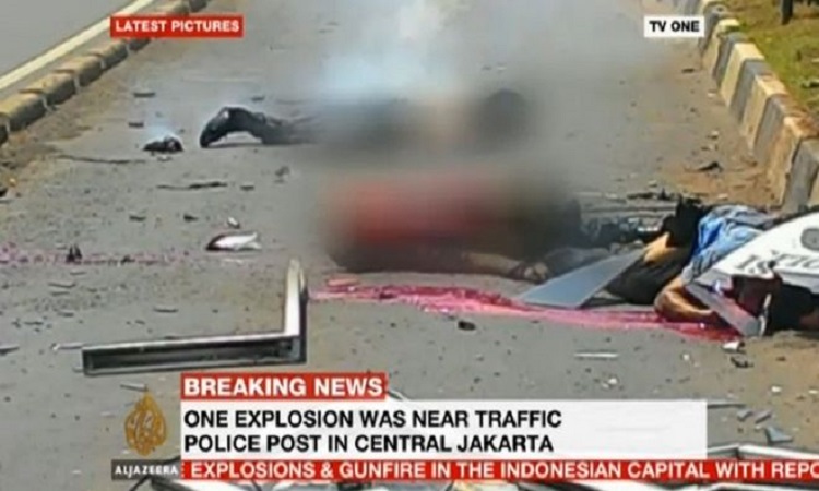 Μπαράζ εκρήξεων και πυροβολισμών στο κέντρο της Τζακάρτα - Νεκροί και τραυματίες (ΒΙΝΤΕΟ - ΦΩΤΟΓΡΑΦΙΕΣ)
