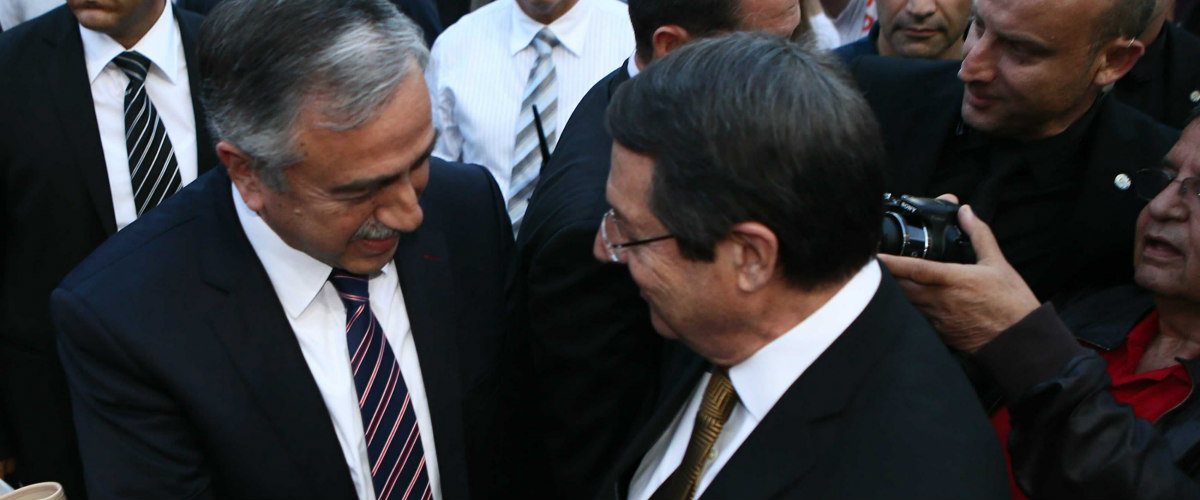 Αναστασιάδης προς Ακιντζί:«Η Κυβέρνηση μας θα αποζημιώσει τις ζημιές στα αυτοκίνητα των Τουρκοκυπρίων»