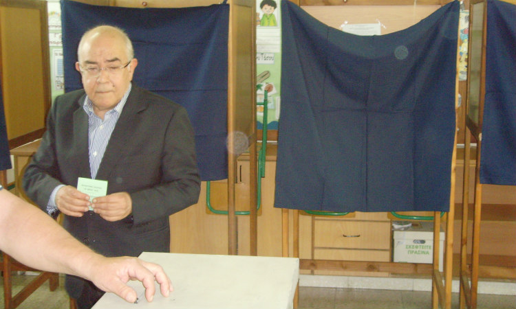 Γ.Ομήρου: «H αποχή οδηγεί σε μια ελλειμματική δημοκρατία» - Άσκησε το εκλογικό του δικαίωμα (Βίντεο)