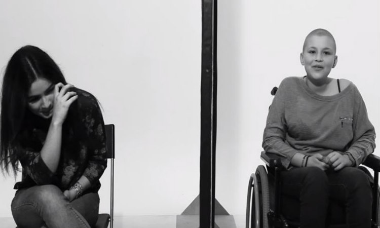 Συγκινητικό βίντεο: Xώρισαν καρκινοπαθείς και υγιείς ανθρώπους με ένα τοίχο και τους έκαναν ερωτήσεις για τα όνειρα τους