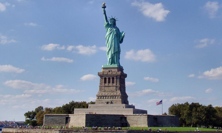 Συναγερμός στις ΗΠΑ - Ύποπτο πακέτο: Εκκενώνεται το Άγαλμα της Ελευθερίας