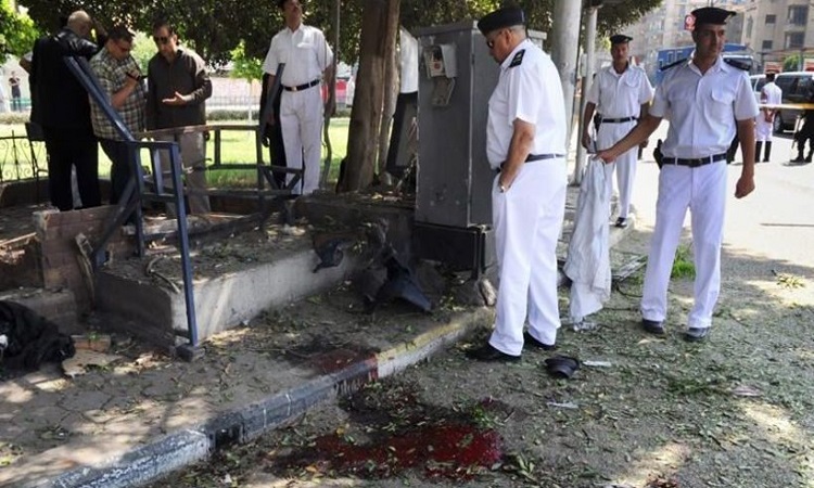 Αίγυπτος: Νεκρός αστυνομικός από έκρηξη βόμβας στο Κάιρο