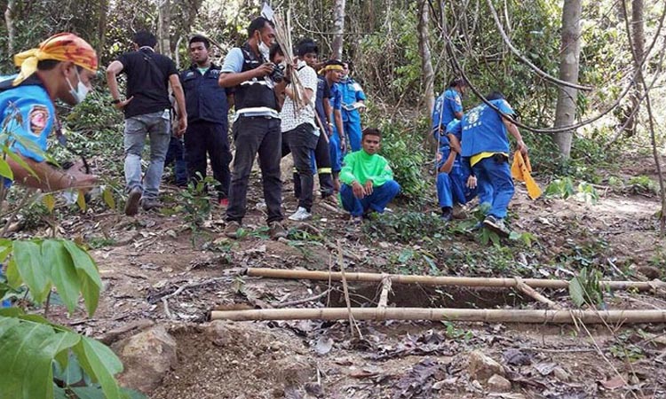 Φρικτό έγκλημα στη ζούγκλα της Ταϊλάνδη: Βρέθηκε νεκροταφείο μεταναστών (Σκληρές εικόνες)