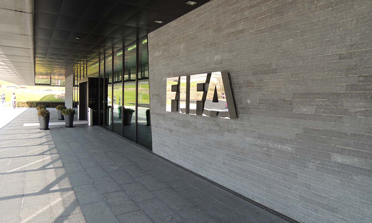 Η FIFA άναψε «κόκκινο» για γραφείο της τουρκικής Ομοσπονδίας