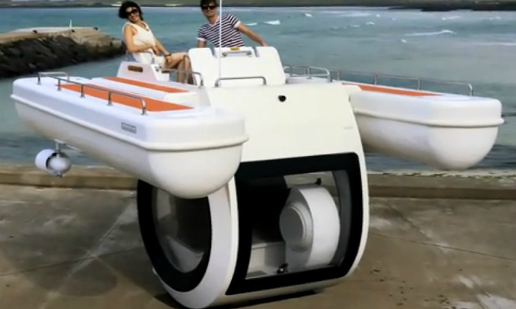 Σκάφος με υποβρύχια θέα!!! (video)