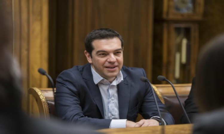 Για «μία και ενιαία» συμφωνία συζητά με τους εταίρους η Αθήνα