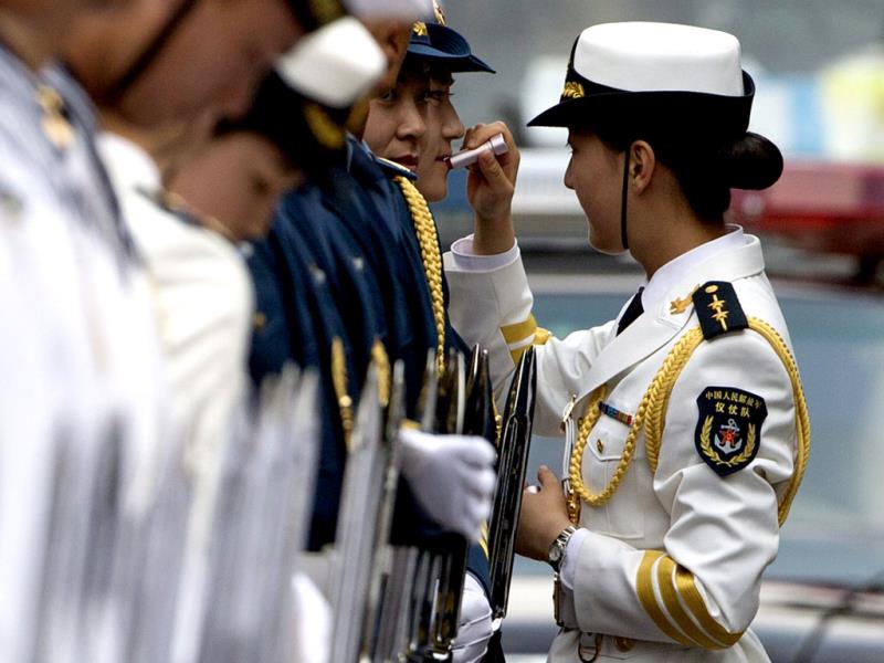 Καλλονές στον κινεζικό στρατό - Tα άδυτα μιας ειδικής φρουράς [εικόνες]