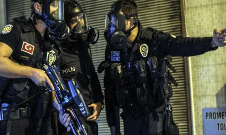 Τουρκία: Έντεκα αστυνομικοί τραυματίστηκαν σε συγκρούσεις με ισλαμιστές διαδηλωτές