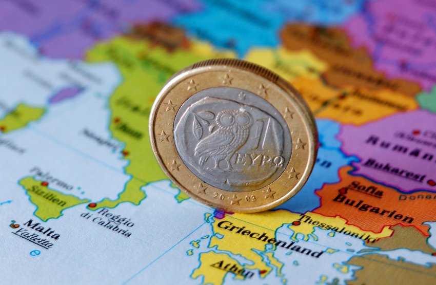 Τυχαίο…! Σαν σήμερα το 2000 η Ελλάδα μπήκε στο ευρώ!