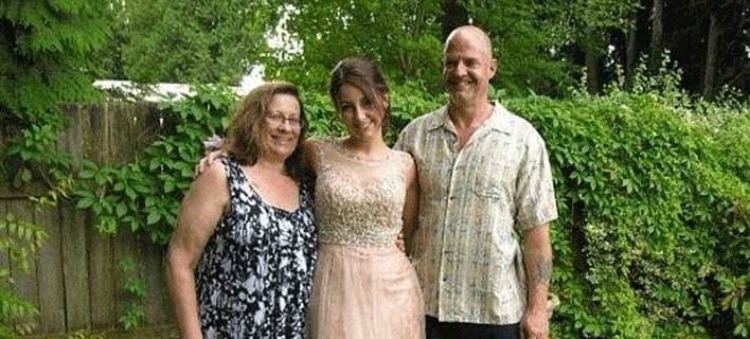 Ομολογία-σοκ στο Facebook: Εγραψε ότι σκότωσε την κόρη, τη σύζυγο και την αδερφή του