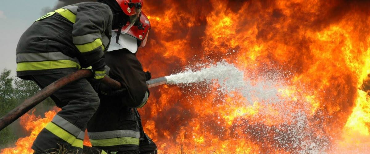Μάχη με τις φλόγες από τους πυροσβέστες: Δύο μεγάλες πυρκαγιές στην Πάφο - Κινδύνεψε σπίτι πολύτεκνης οικογένειας