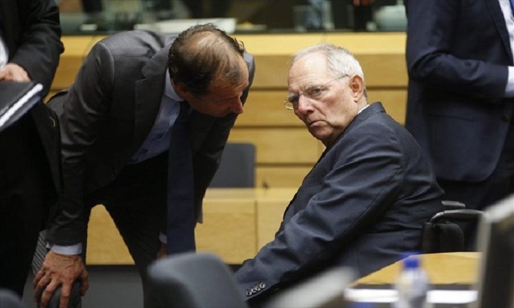 Διαψεύδει η Αθήνα πρόταση Σόιμπλε στο Eurogroup για πενταετές Grexit