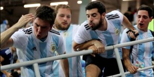 Έφτυναν κι έβριζαν τον προπονητή οι οπαδοί της Αργεντινής! – ΒΙΝΤΕΟ