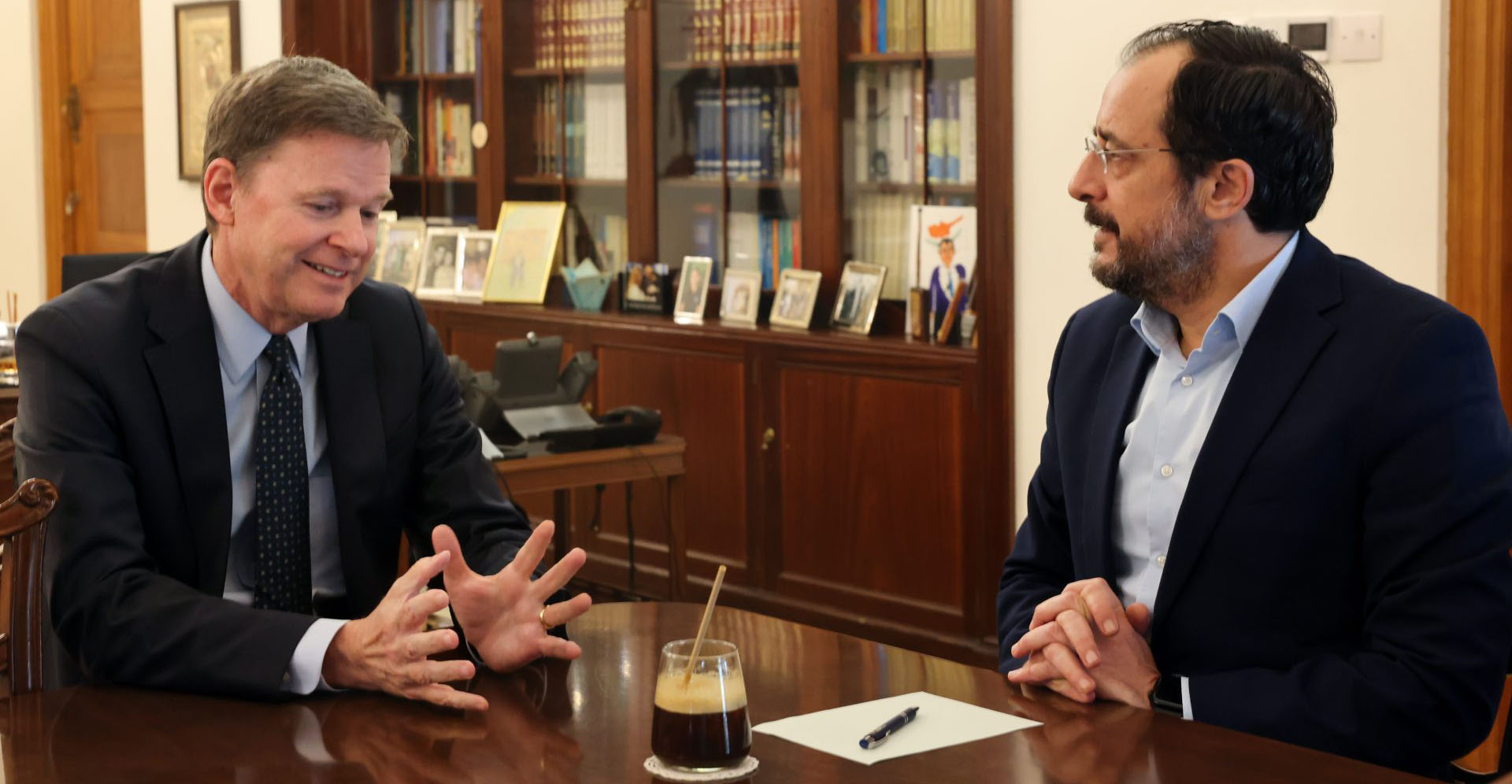 ΠτΔ: Έθεσε στον Στιούαρτ το ζήτημα των απαχθέντων ε/κ στα κατεχόμενα - Προέβησαν σε ανασκόπηση των εξελίξεων στο Κυπριακό - Τι συμφώνησαν