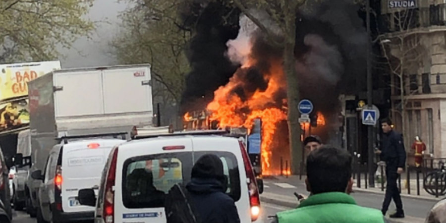 Ισχυρή έκρηξη στο Παρίσι κοντά στην Παναγία των Παρισίων - Βίντεο