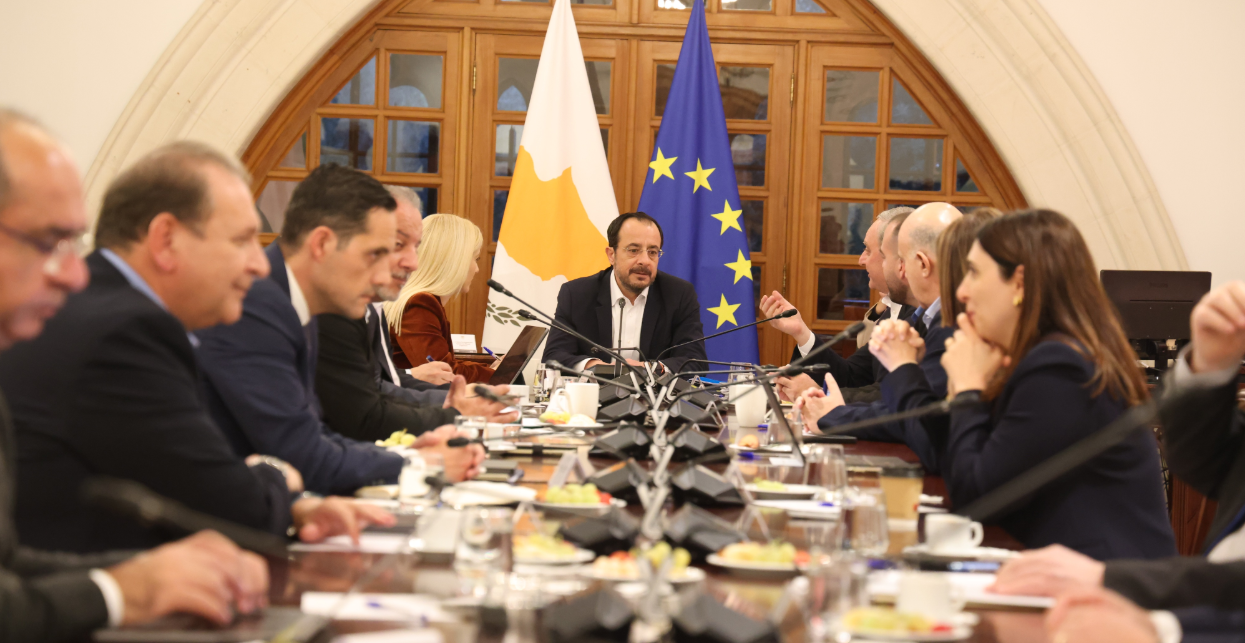 Ενημέρωσε τα κόμματα για τη συνάντηση με Έρχιουρμαν ο ΠτΔ - Ολοκληρώθηκε το Εθνικό Συμβούλιο