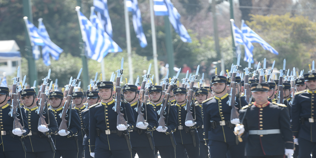 Μεγαλειώδης η στρατιωτική παρέλαση στην Αθήνα για την 25η Μαρτίου - Δείτε βίντεο
