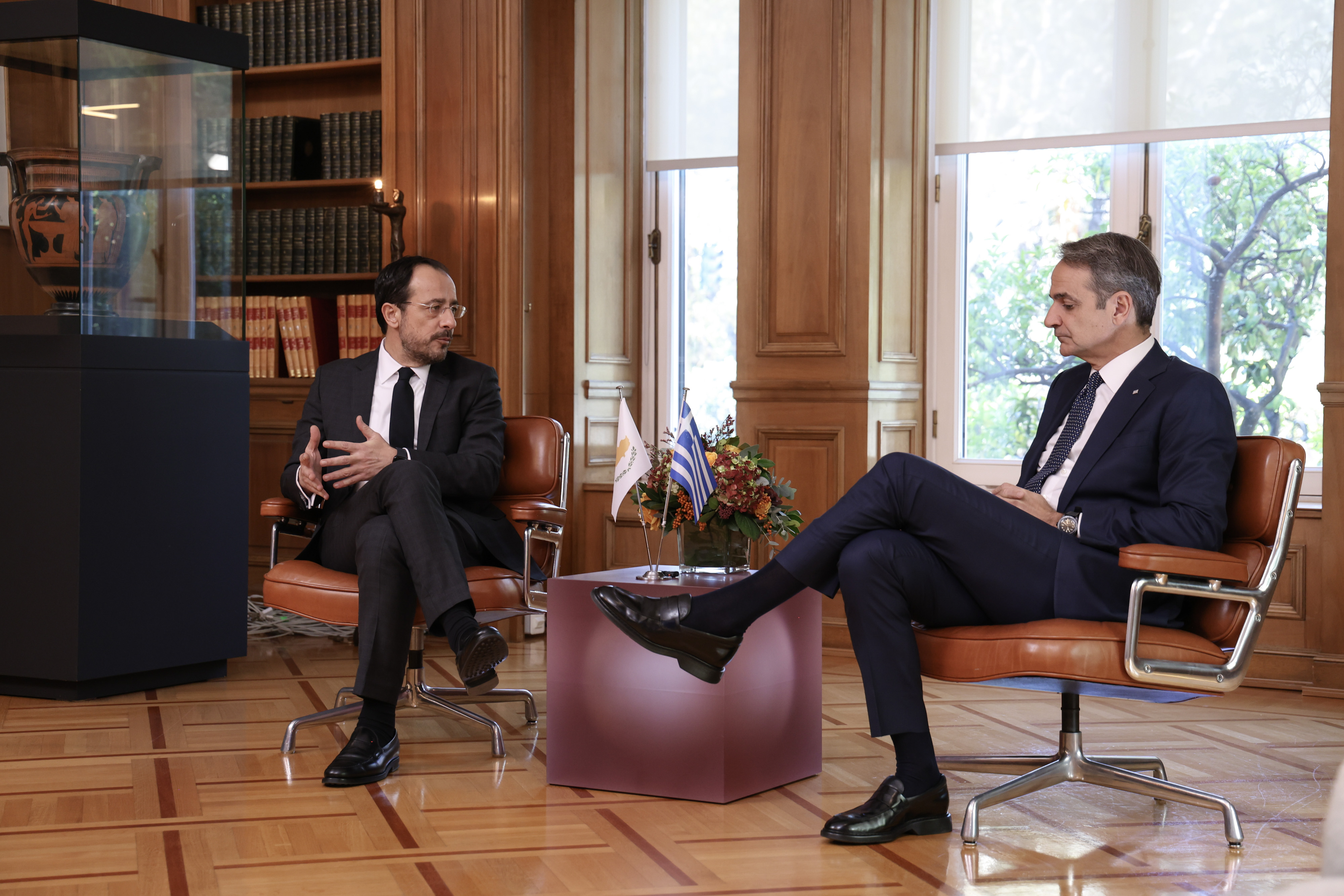 Διακυβερνητική Σύνοδος: Σε εξέλιξη η συνάντηση Χριστοδουλίδη - Μητσοτάκη