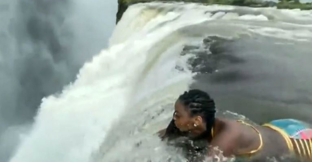 Βίντεο που... «κόβει την ανάσα»: Γυναίκα ποζάρει στους καταρράκτες της Βικτώριας σε ύψος 109 μέτρων