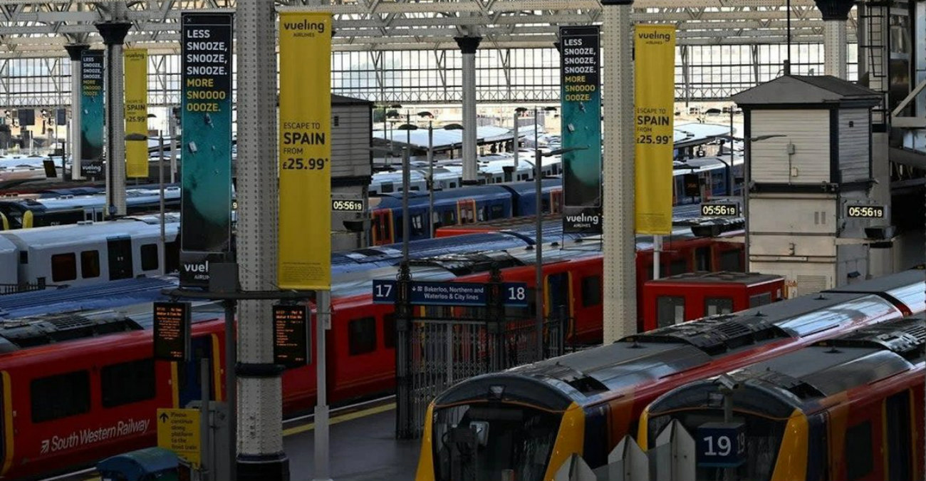 «Παρέλυσε» η Αγγλία - Έμεινε χωρίς τρένα για ακόμα μία ημέρα 