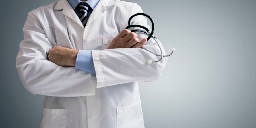 ΠΙΣ: Ζητά ενημέρωση για την σύλληψη του 62χρονου γιατρού - Εξετάζονται πειθαρχικές διαδικασίες