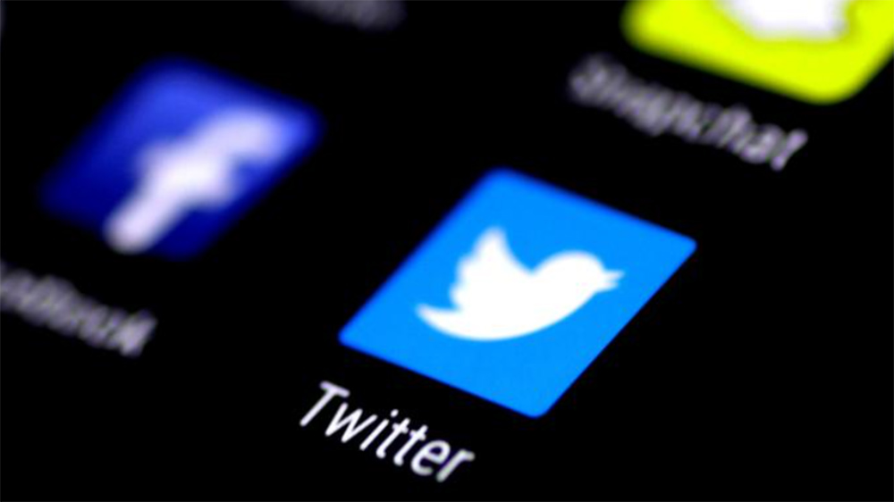 «Έπεσε» το Twitter: Τι αναφέρουν χρήστες σε όλο τον κόσμο