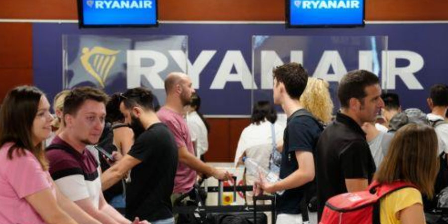 Χάος στα αεοροδρόμια: Το προσωπικό της Ryanair επεκτείνει τα απεργιακά μέτρα στην Ισπανία