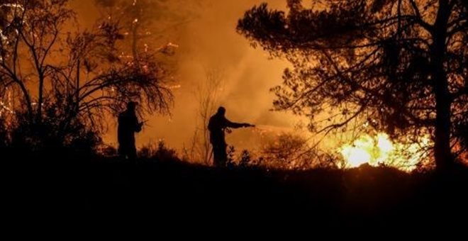 ΠΥΡΚΑΓΙΑ ΕΥΒΟΙΑ: Υπό έλεγχο τέθηκε η φωτιά σε ένα μέτωπο - Αναληθείς οι πληροφορίες για 64χρονο 