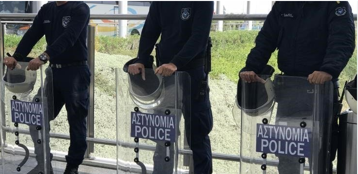Tρεις συλλήψεις στο Ανόρθωση – Απόλλωνας: Ένας έριξε σχοινί για να μπει άλλο πρόσωπο εντός του γηπέδου 
