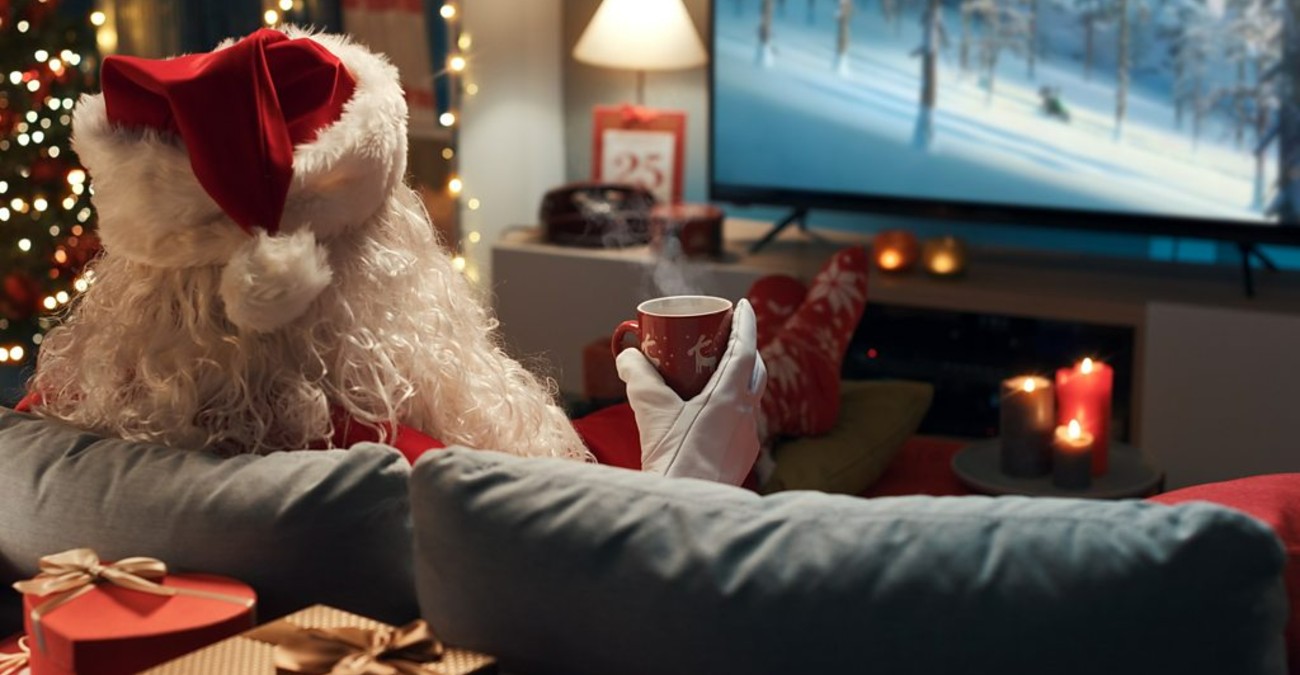 Παραμονή Πρωτοχρονιάς στην… τηλεόραση – Η επιστροφή της Ελπίδας Ιακωβίδου, η διαχρονική Καραντώνη και το εορταστικό The Voice