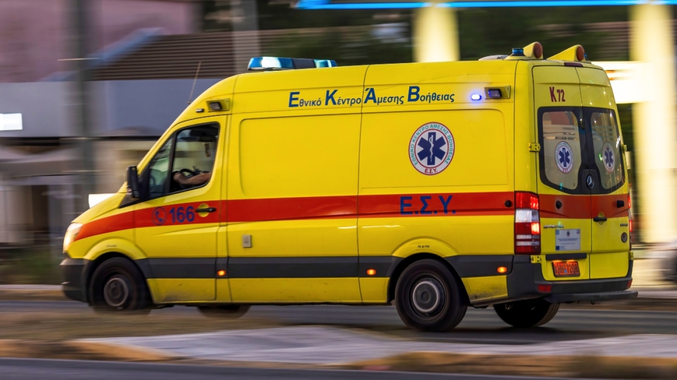 Σοκαριστικό τροχαίο: Οδηγός στο Αγρίνιο χτύπησε ηλικιωμένο, τον εκσφενδόνισε 17 μέτρα και τον εγκατέλειψε αιμόφυρτο στο δρόμο