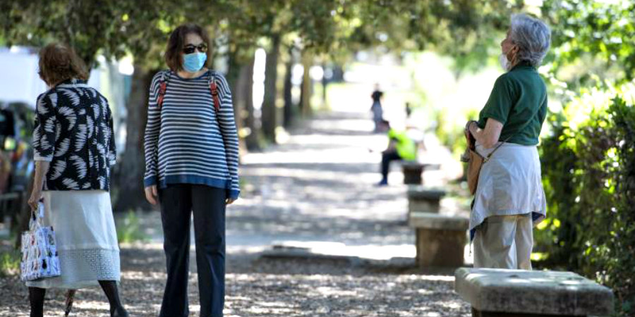Yποχρεωτική η μάσκα σε ανοικτούς χώρους από Σάββατο στη Ρώμη, δεν σχεδιάζεται νέο lockdown στη Ρωσία 