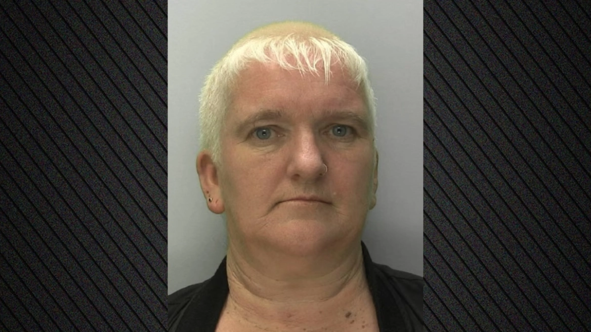 Φρίκη στη Βρετανία: Μητέρα 10 παιδιών αιχμαλώτισε 16χρονη και την κρατούσε για 25 χρόνια ως σκλάβα στο σπίτι της