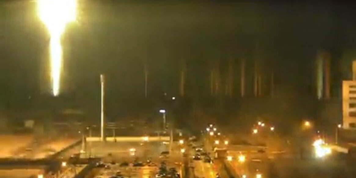 Κίνδυνος για νέο Τσερνόμπιλ: Στις φλόγες τμήμα του πυρηνικού εργοστασίου στη Ζαπορίζια - Δείτε βίντεο