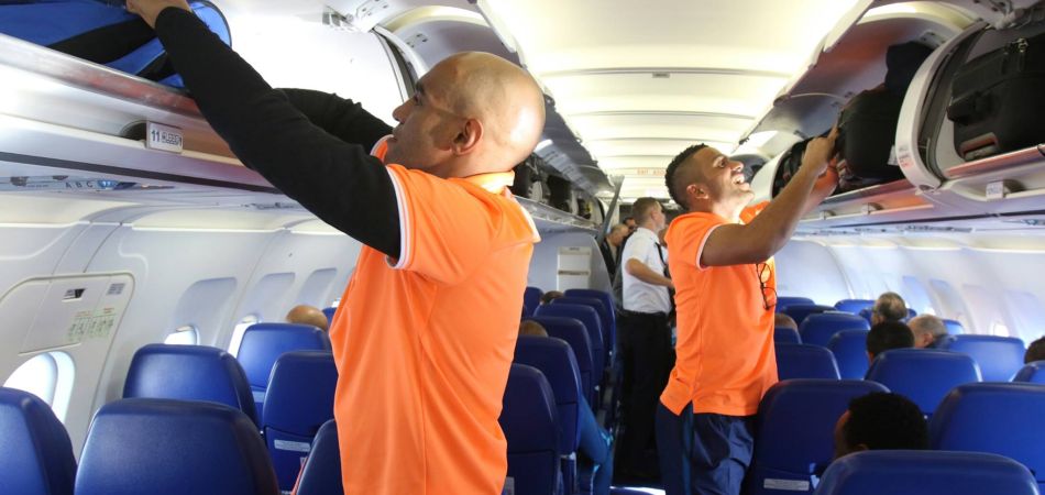 Για πρώτη φορά αεροπλάνο «ντύνεται» στα χρώματα κυπριακής ομάδας (ΦΩΤΟ)