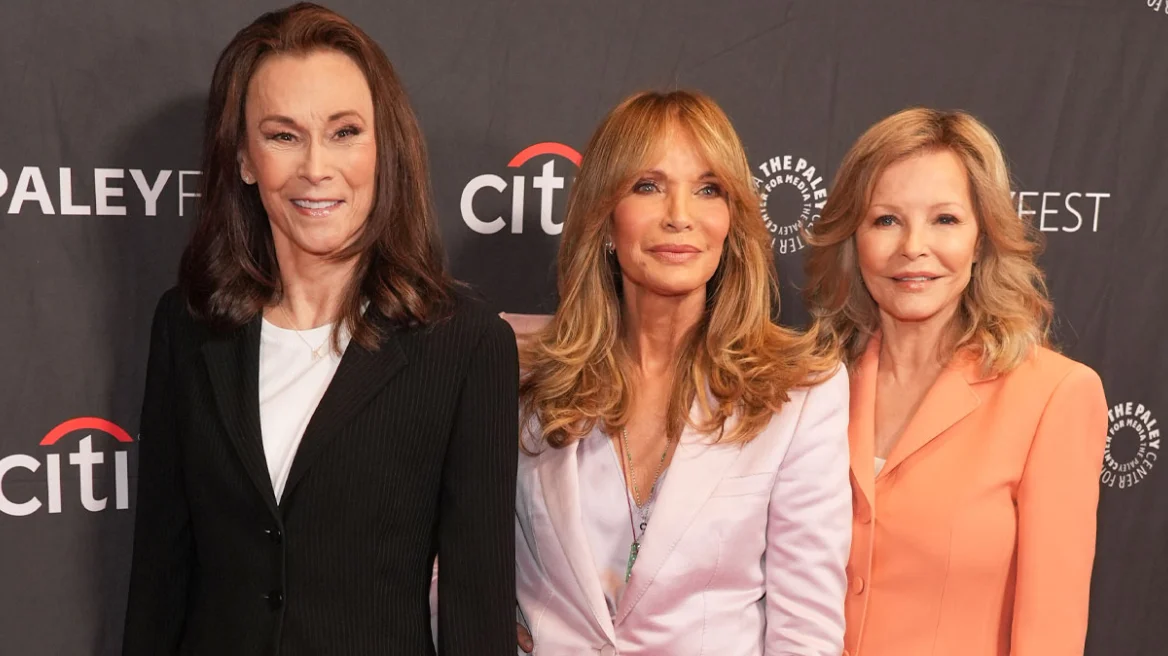 Οι πρωταγωνίστριες του «Άγγελοι του Τσάρλι» συναντήθηκαν ξανά για τα 50 χρόνια της σειράς