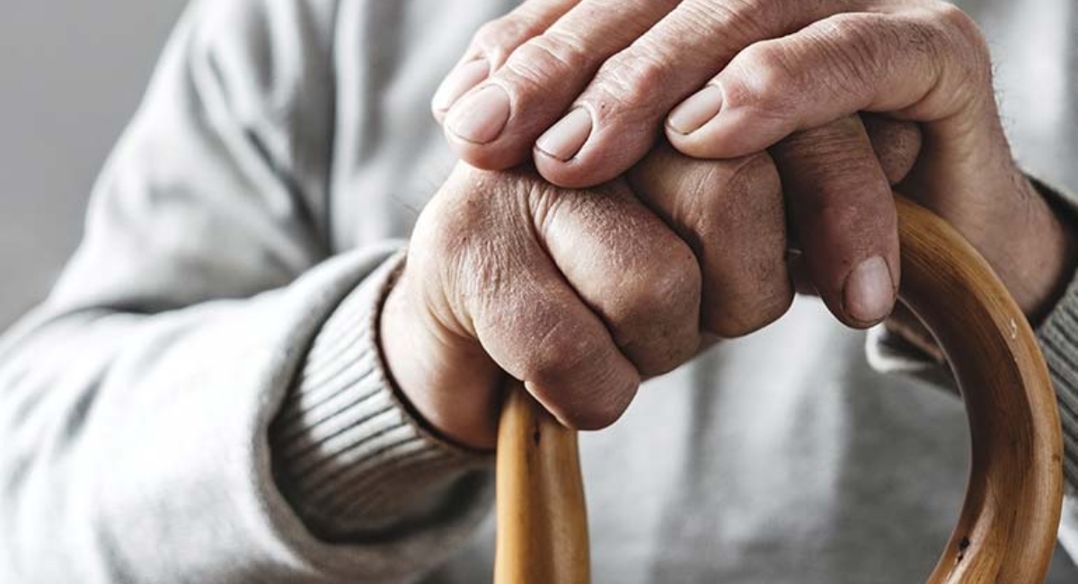 ΕΚΥΣΥ: Συστάσεις για καύσωνα προς ηλικιωμένους - Καλεί το Υφ.Πρόνοιας σε συχνούς ελέγχους
