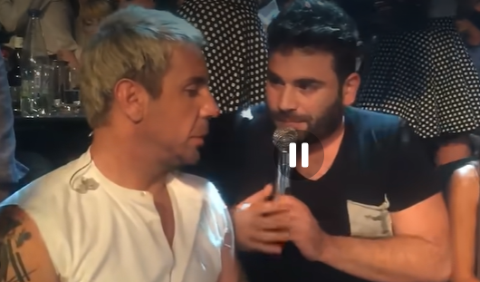 Όταν ο Γιώργος Μαζωνάκης έδωσε το μικρόφωνο στον Παντελή Παντελίδη - «Ας τραγουδήσουν μαζί στη γειτονιά των αγγέλων»