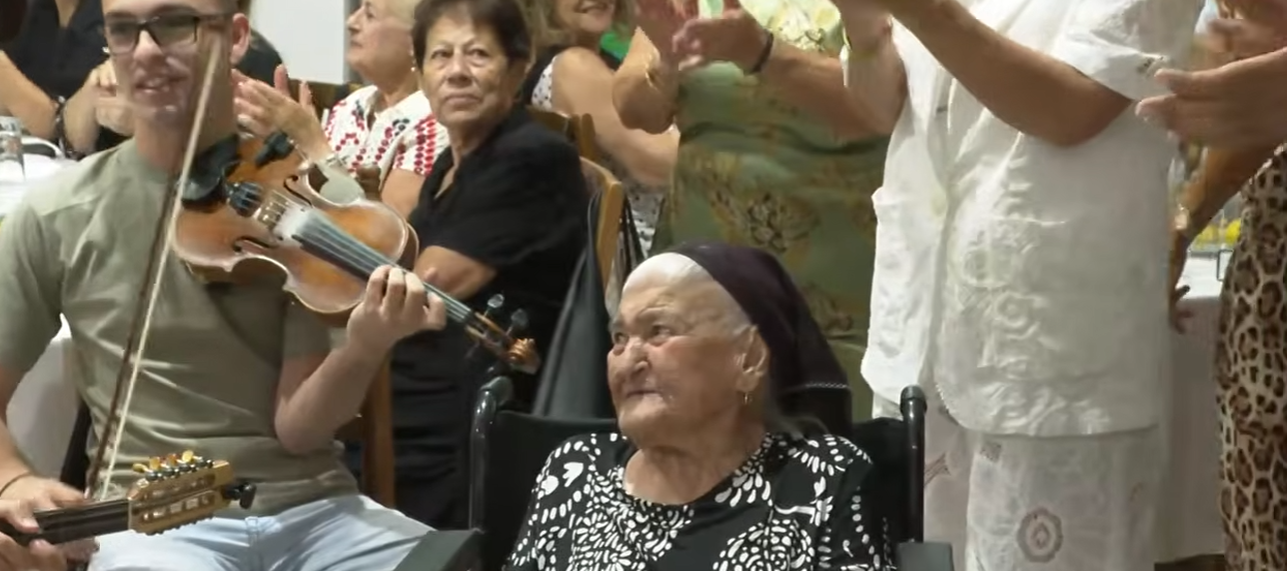 Η γιαγιά «Τσιακκού» του Παραλιμνίου έγινε 101 ετών – Ένας αιώνας ζωής, γεμάτος αγάπη, δυσκολίες και τσιαττιστά - Δείτε βίντεο
