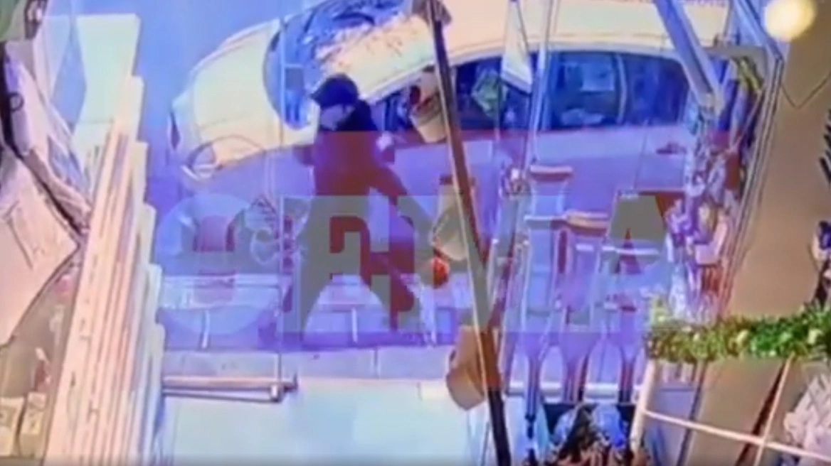 Νέο βίντεο από την εξαφάνιση της 16χρονης Λόρας: Περπατάει σε δρόμο στου Ζωγράφου, πήγε σε καφέ και ανταλλακτήριο χρυσού, πριν χαθούν τα ίχνη της