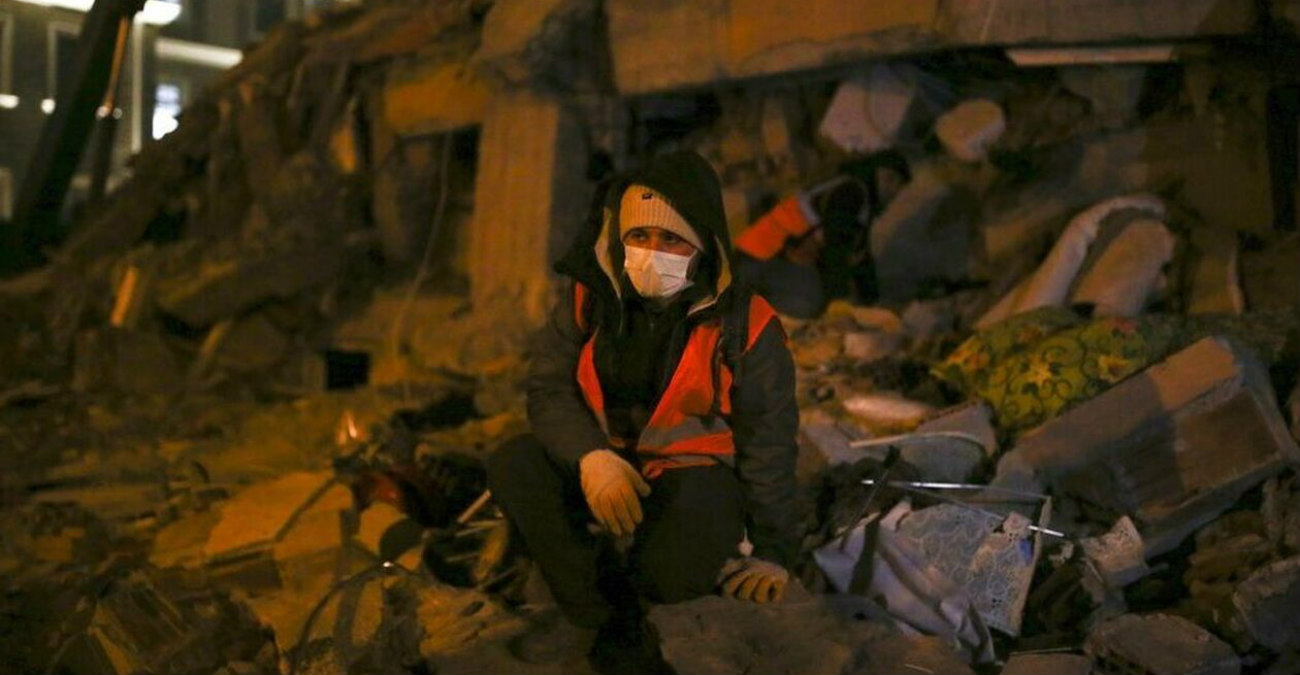 Σεισμός στην Τουρκία: Χωρίς τέλος η τραγωδία - Οι σοροί ζεύγους από τα κατεχόμενα ανασύρθηκαν από συντρίμμια