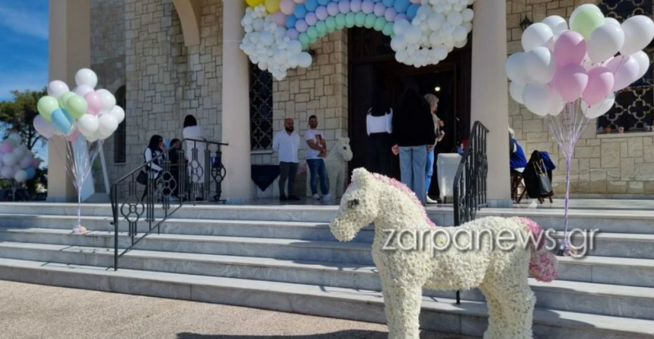 Χανιά: Ντυμένοι στα λευκά, συγγενείς και φίλοι λένε το τελευταίο «αντίο» στη Ραφαέλα Πιτσικάλη - Φωτογραφίες