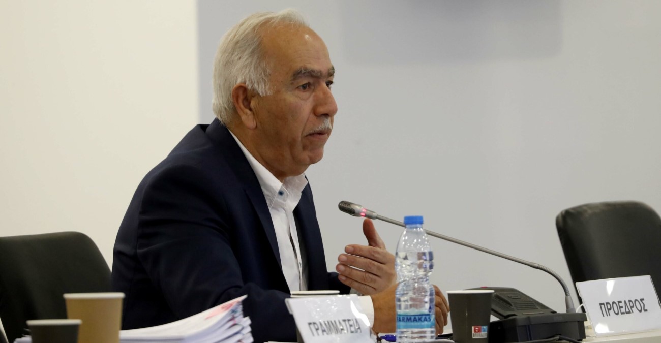 Εκτεθειμένος ο Κουλίας: Ζήτησε από τον Παρούτη να μην διαβάσει μήνυμα που τον διέψευδε – Εκνευρίστηκε με τον παρουσιαστή