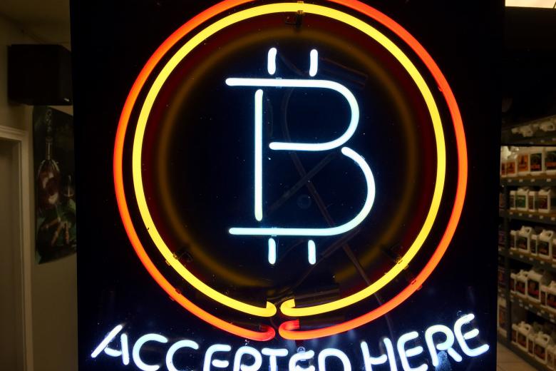 Bitcoin: Οι μικροεπενδυτές το αγοράζουν για να γίνουν εκατομμυριούχοι
