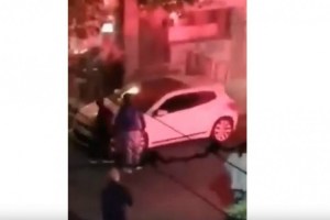 Σοκαριστικό βίντεο από την επίθεση με μαχαίρι σε οπαδό – Διακομίστηκε στο Νοσοκομείο